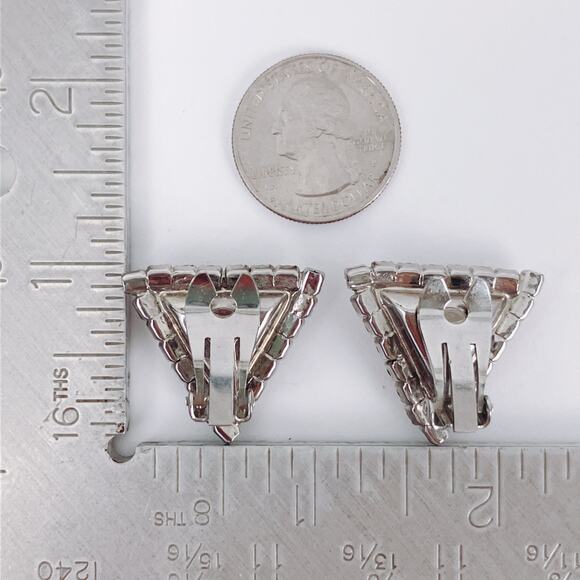 VTG Mid Century Mod Earrings Lucite Rhinestone Silver Tone Clip On Bold Sparkly - Picture 10 of 12